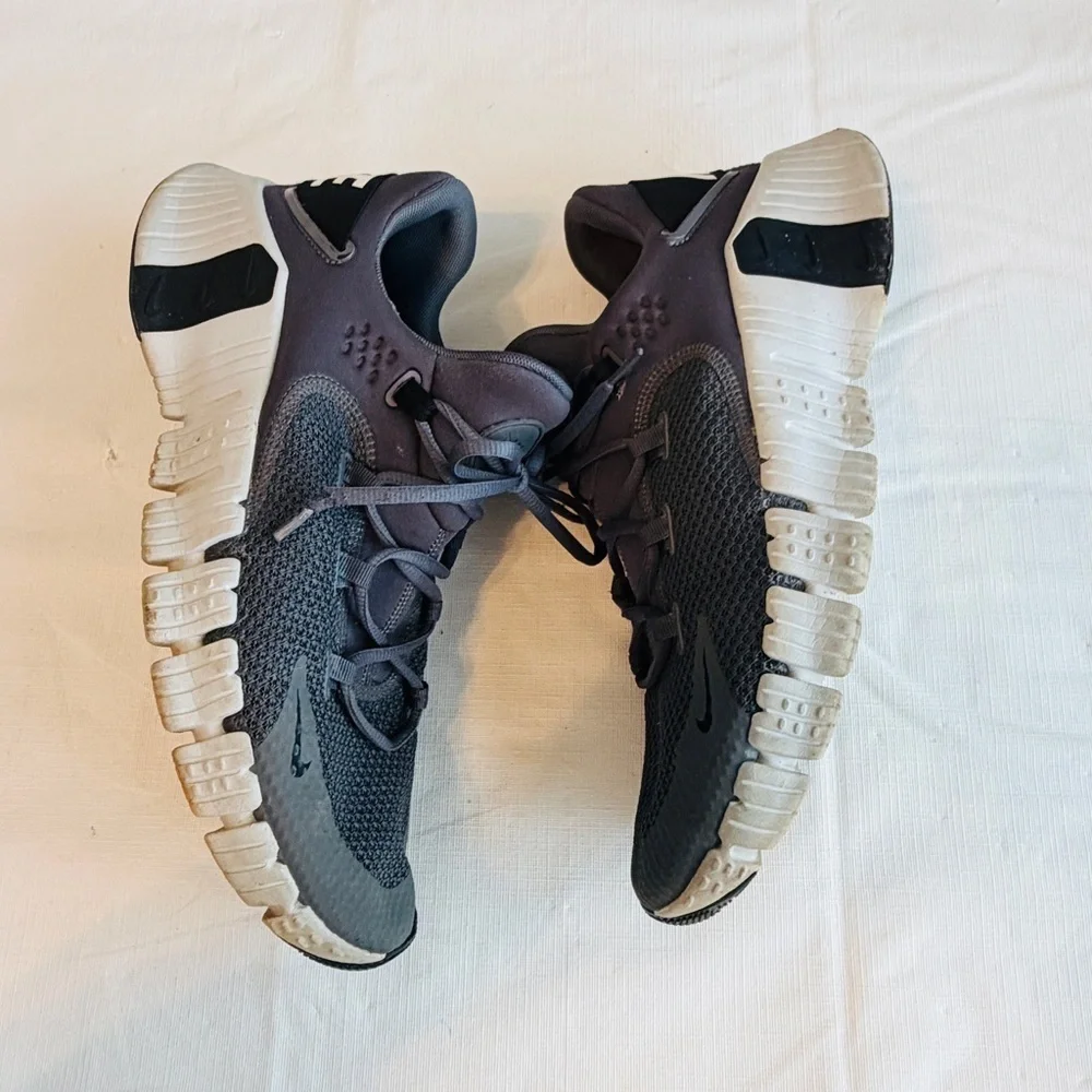 Nike Charcoal Gray Metcon Athletic Shoes